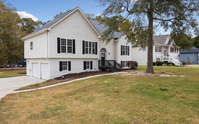 Front of 156 Brookside Way