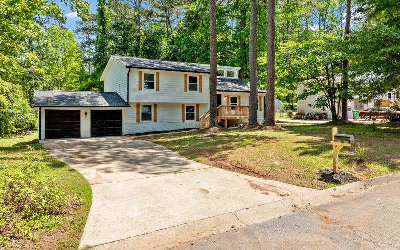 Front of 4058 Daron Ct