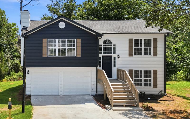 Front of 2704 Field Spring Dr