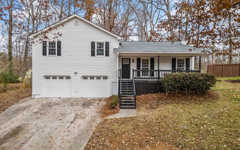 Front of 275 Jamie Dr