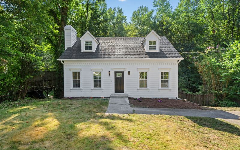 Front of 2950 Loring Rd NW