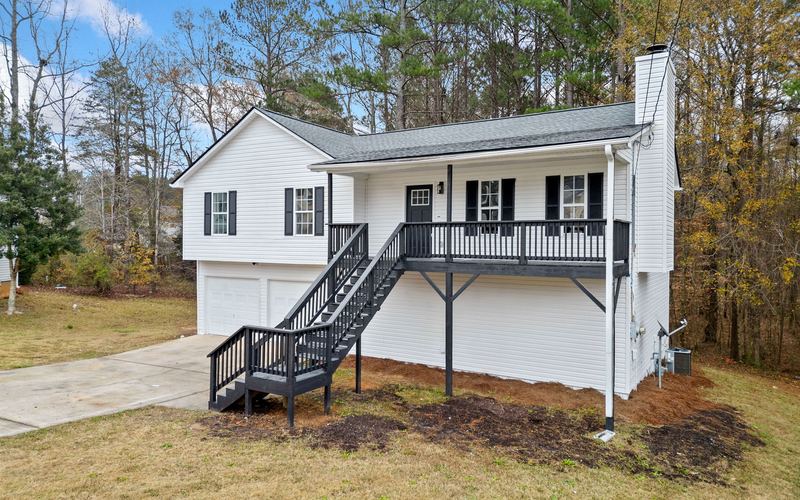 Front of 712 Newport Dr